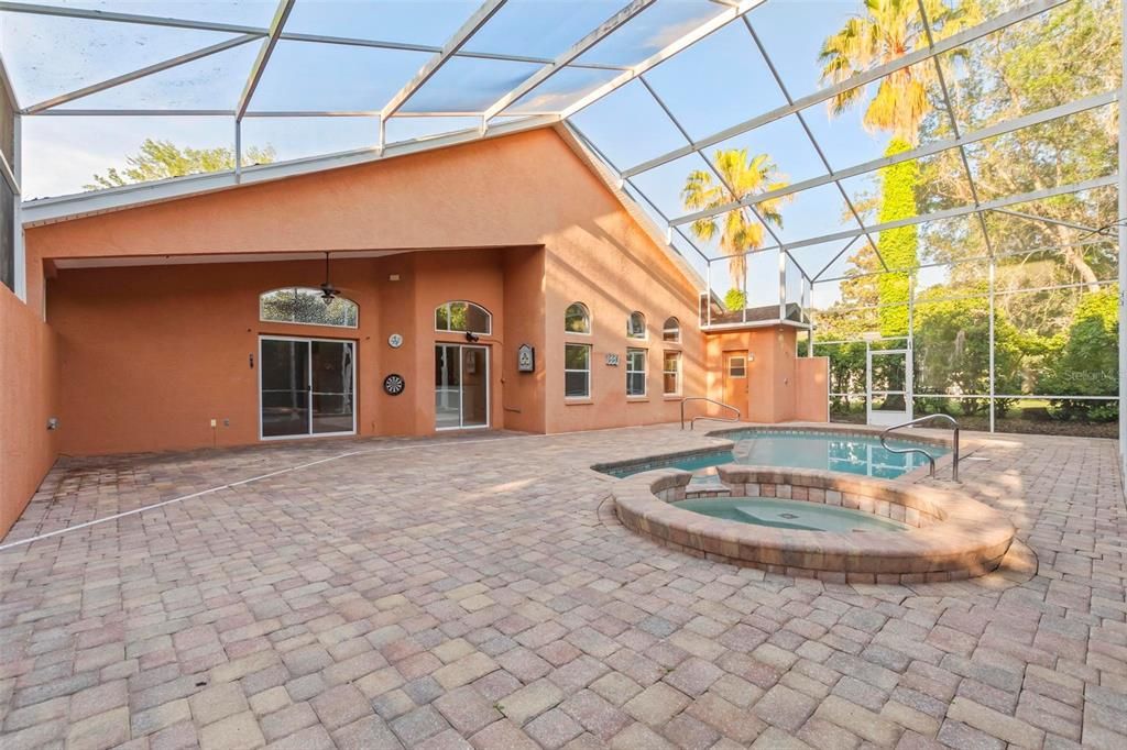 For Rent: $3,000 (4 beds, 2 baths, 2427 Square Feet)