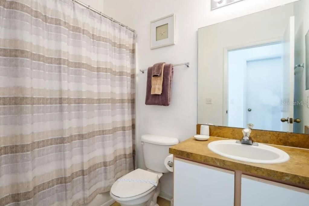 For Rent: $2,500 (4 beds, 3 baths, 1929 Square Feet)
