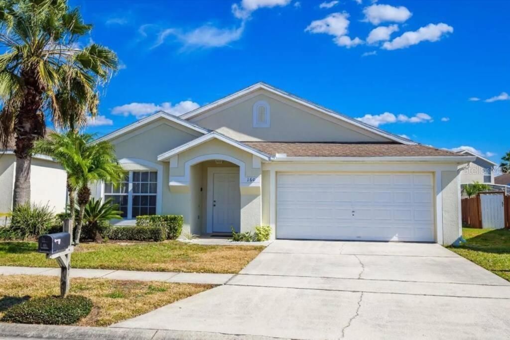 For Rent: $2,500 (4 beds, 3 baths, 1929 Square Feet)