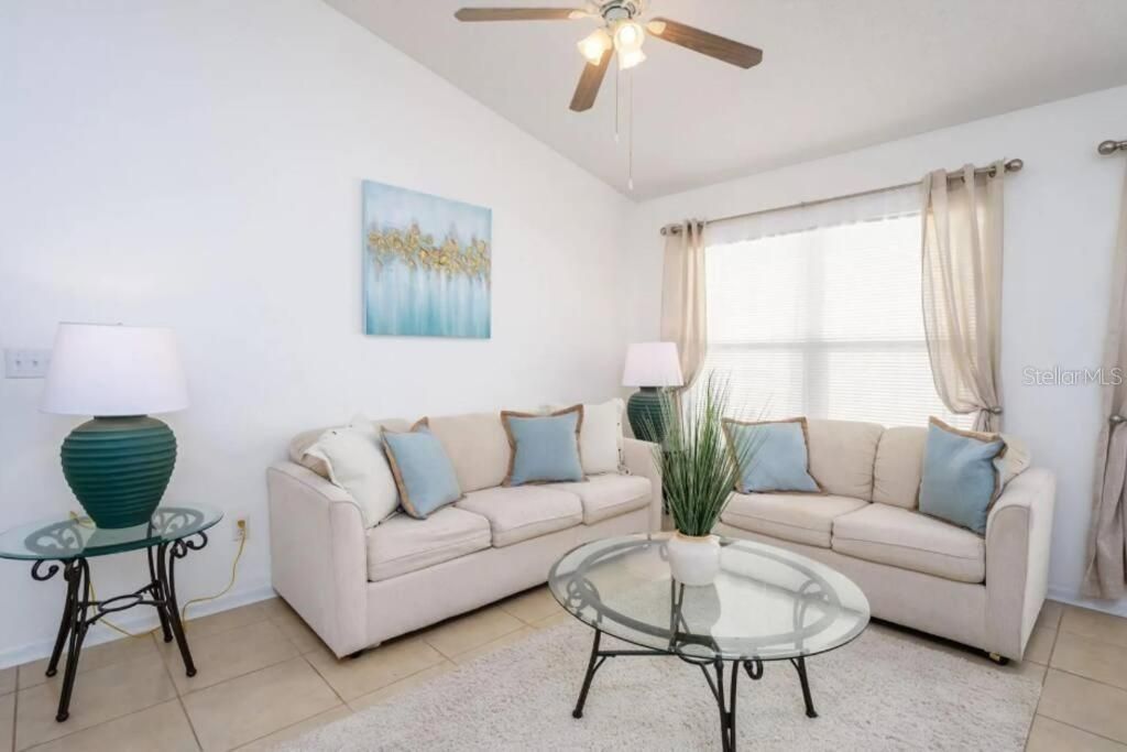 For Rent: $2,500 (4 beds, 3 baths, 1929 Square Feet)