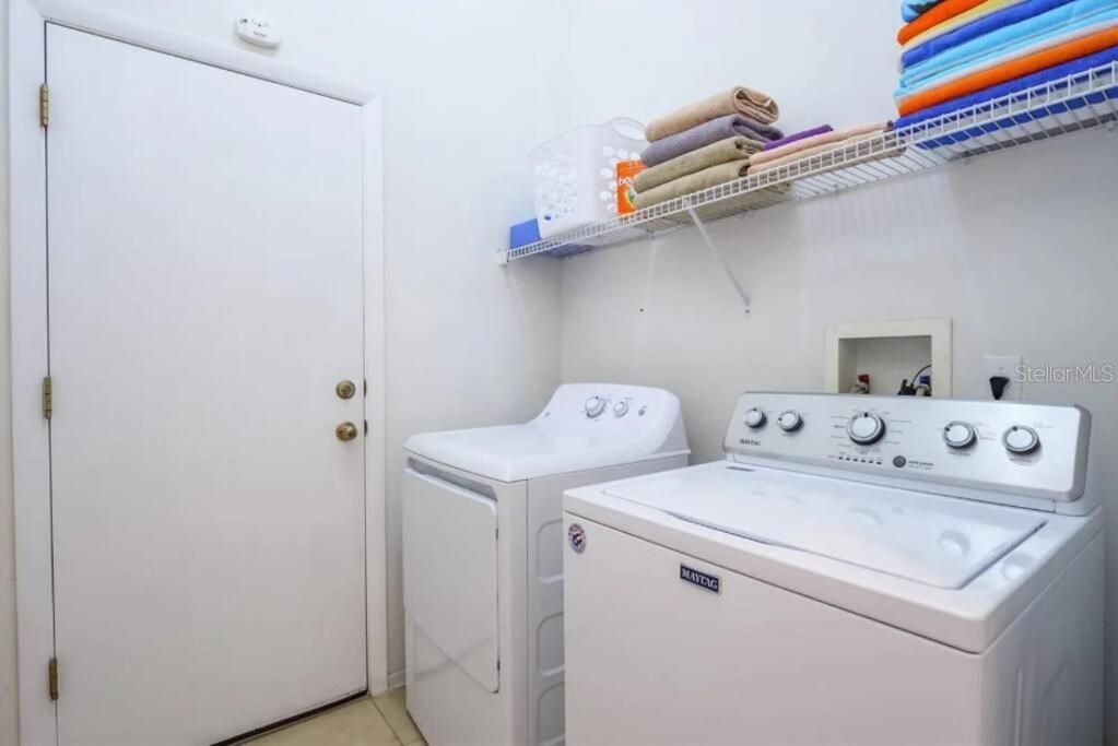 For Rent: $2,500 (4 beds, 3 baths, 1929 Square Feet)