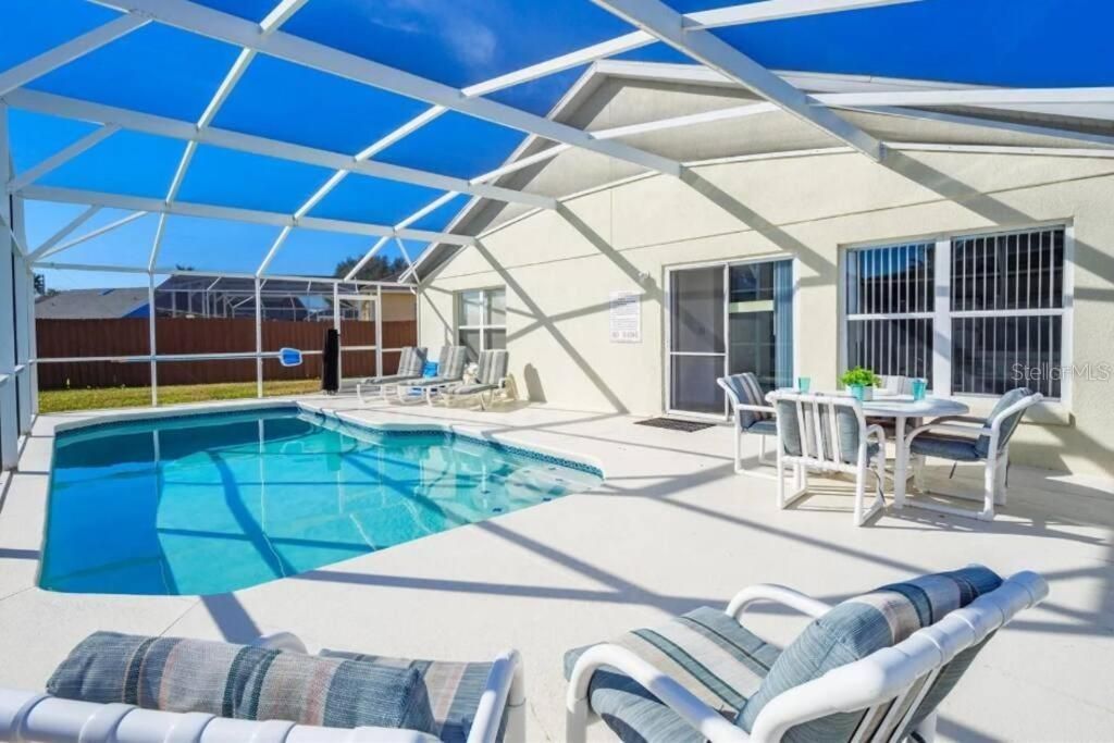 For Rent: $2,500 (4 beds, 3 baths, 1929 Square Feet)