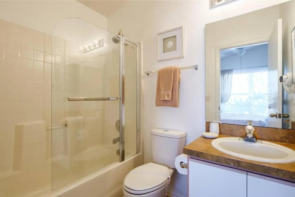 For Rent: $2,500 (4 beds, 3 baths, 1929 Square Feet)