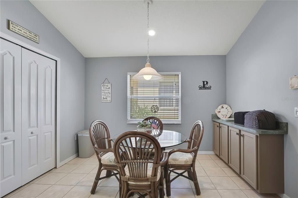 En Venta: $239,500 (3 camas, 2 baños, 1706 Pies cuadrados)