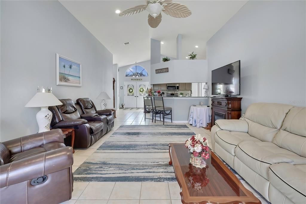 En Venta: $239,500 (3 camas, 2 baños, 1706 Pies cuadrados)