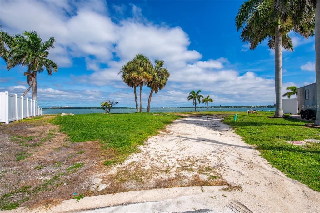 For Sale: $2,999,995 (0.37 acres)