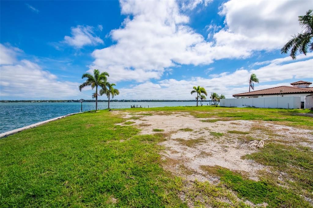 For Sale: $2,999,995 (0.37 acres)