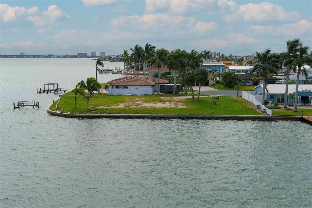 For Sale: $2,999,995 (0.37 acres)