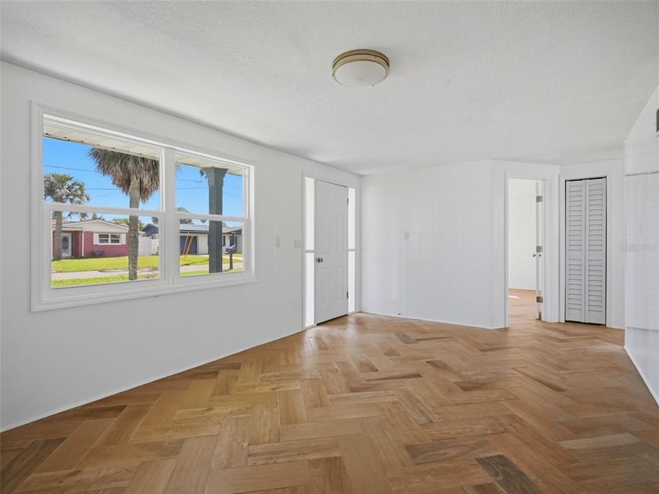 En Venta: $315,000 (2 camas, 1 baños, 864 Pies cuadrados)