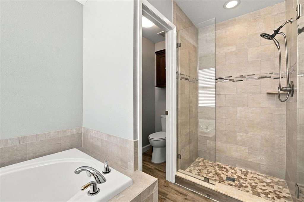 En Venta: $599,000 (4 camas, 2 baños, 2230 Pies cuadrados)