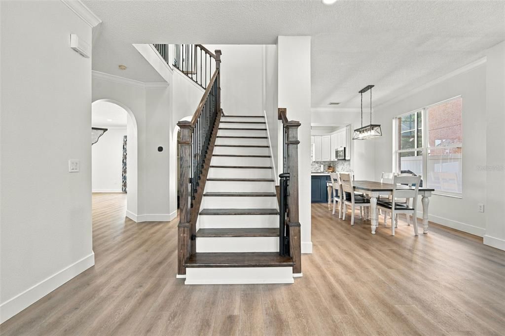 En Venta: $599,000 (4 camas, 2 baños, 2230 Pies cuadrados)