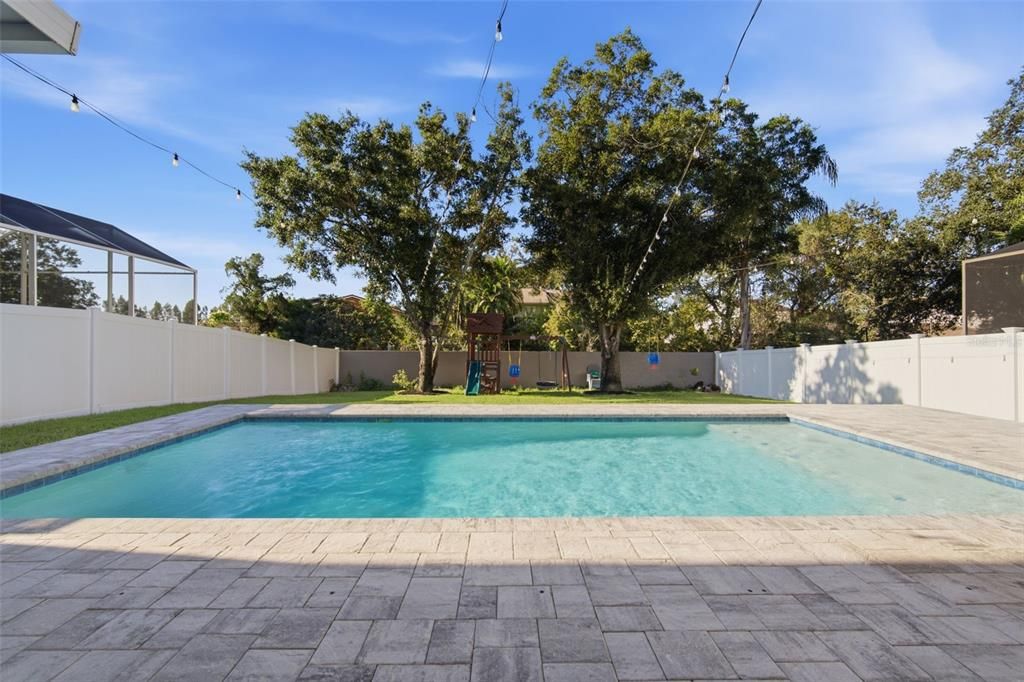 En Venta: $599,000 (4 camas, 2 baños, 2230 Pies cuadrados)