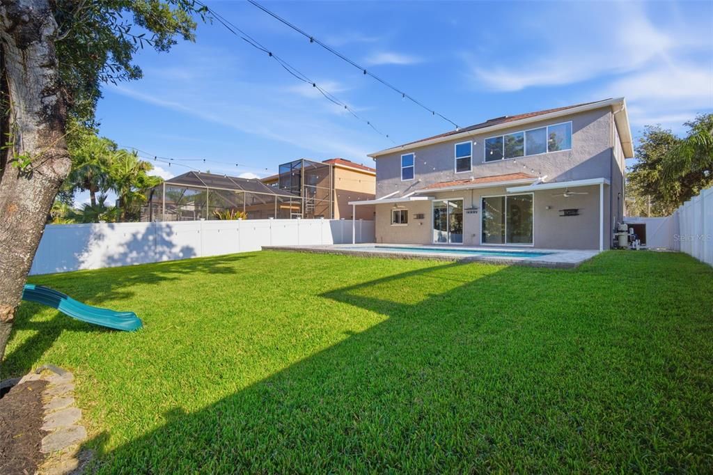 En Venta: $599,000 (4 camas, 2 baños, 2230 Pies cuadrados)