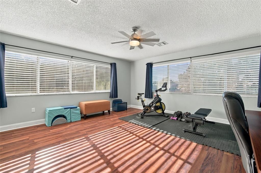 En Venta: $599,000 (4 camas, 2 baños, 2230 Pies cuadrados)