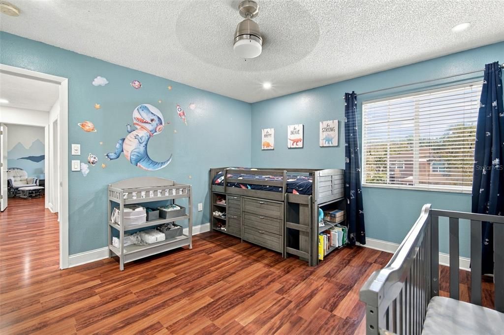 En Venta: $599,000 (4 camas, 2 baños, 2230 Pies cuadrados)