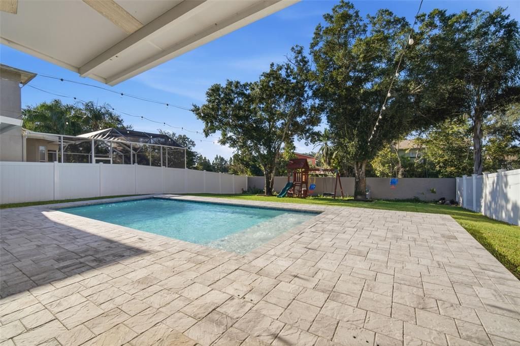 En Venta: $599,000 (4 camas, 2 baños, 2230 Pies cuadrados)