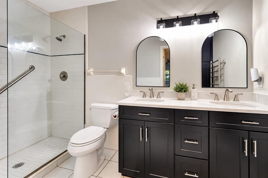 For Sale: $224,900 (2 beds, 2 baths, 1858 Square Feet)