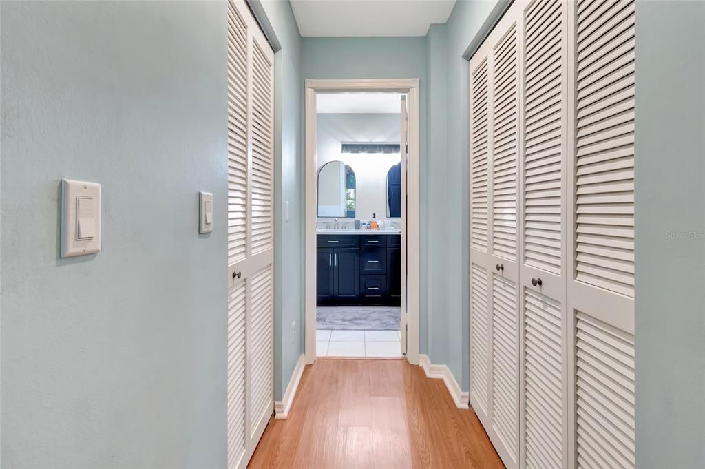 For Sale: $224,900 (2 beds, 2 baths, 1858 Square Feet)