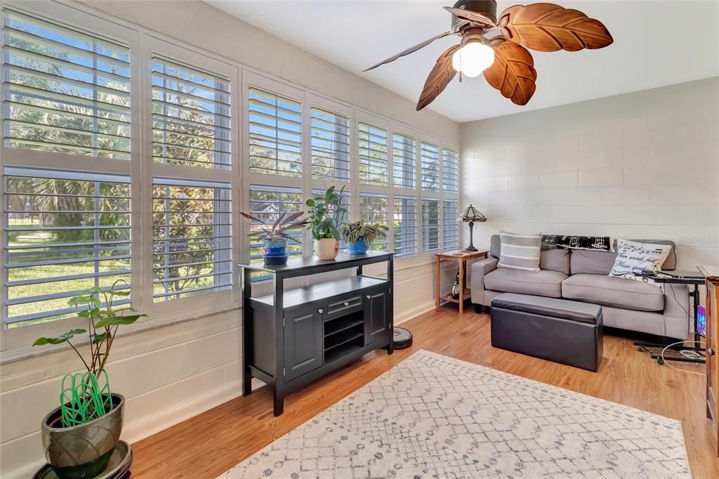For Sale: $224,900 (2 beds, 2 baths, 1858 Square Feet)