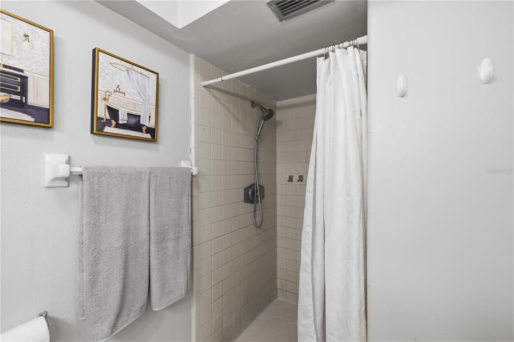 En Venta: $499,900 (4 camas, 2 baños, 1692 Pies cuadrados)