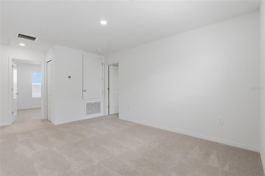 На продажу: $294,900 (5 спален, 2 ванн, 2112 Квадратных фут)