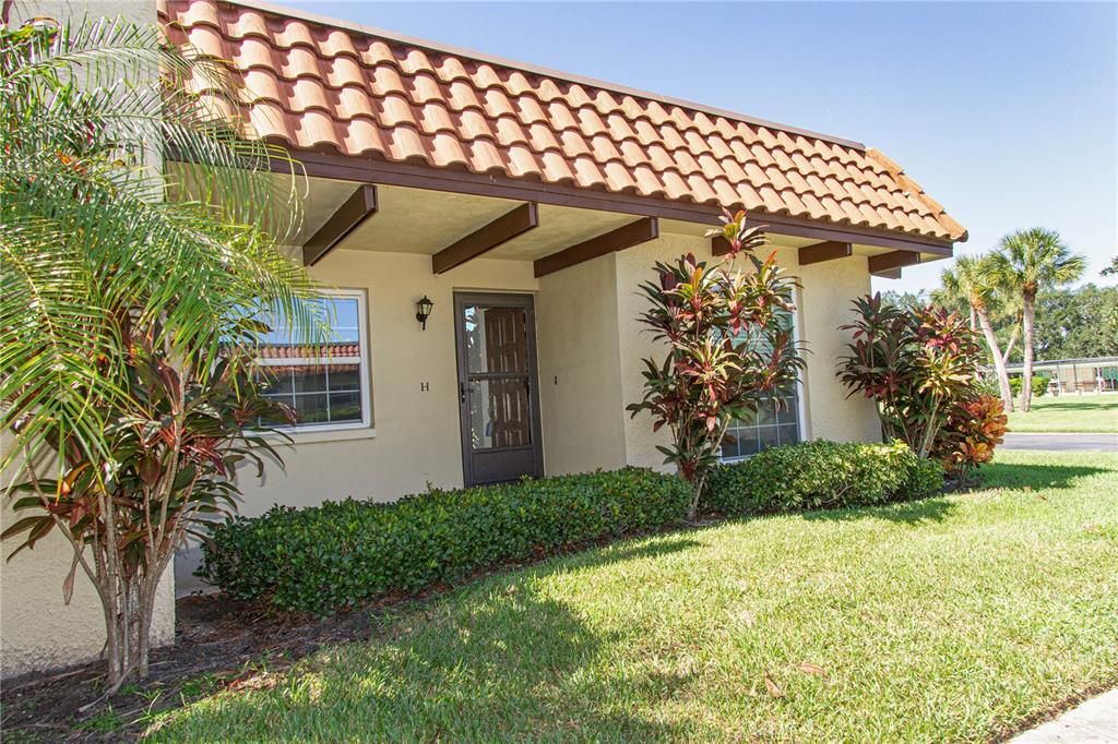 For Sale: $195,000 (2 beds, 2 baths, 1025 Square Feet)