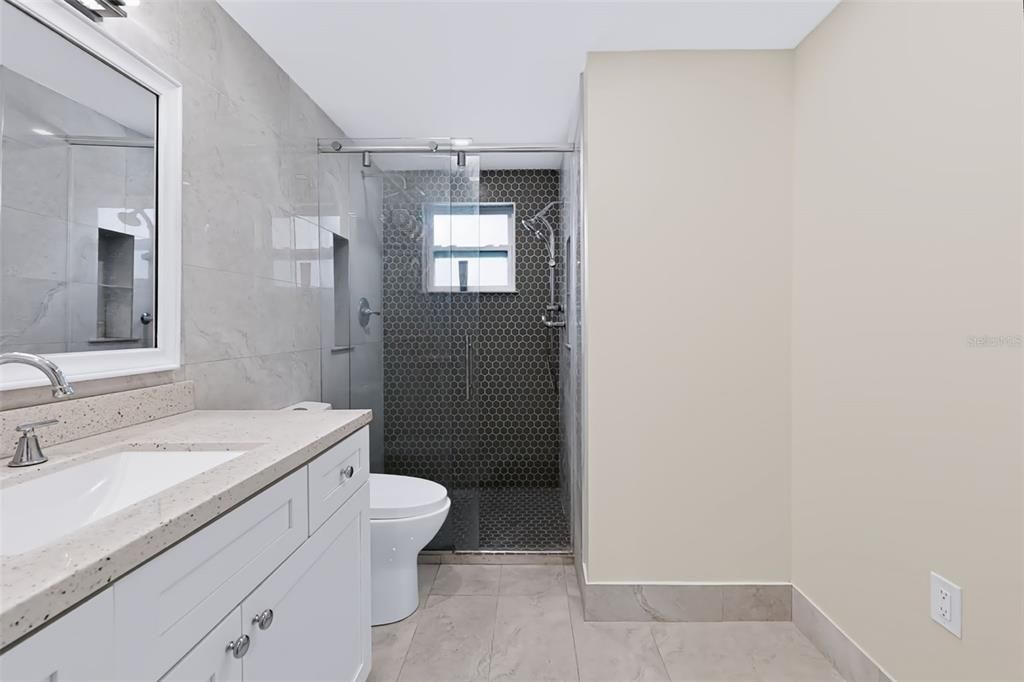 En Venta: $579,900 (3 camas, 2 baños, 1962 Pies cuadrados)