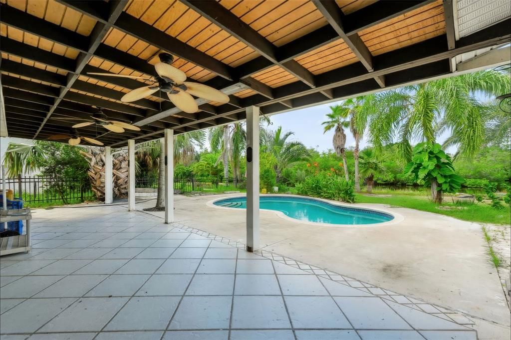 En Venta: $579,900 (3 camas, 2 baños, 1962 Pies cuadrados)