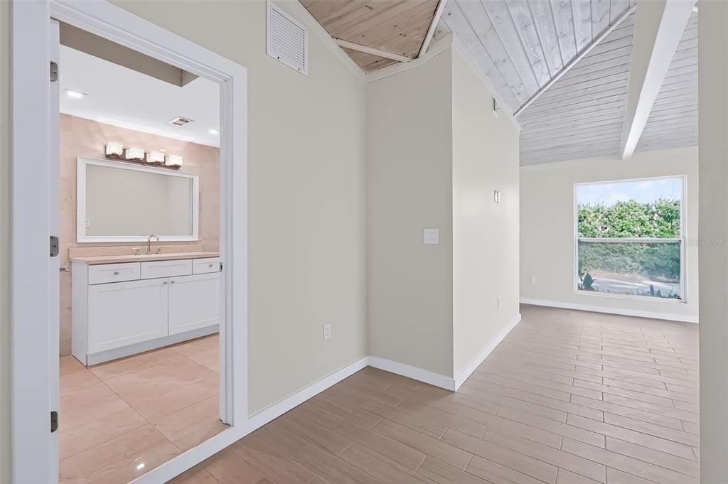 En Venta: $579,900 (3 camas, 2 baños, 1962 Pies cuadrados)