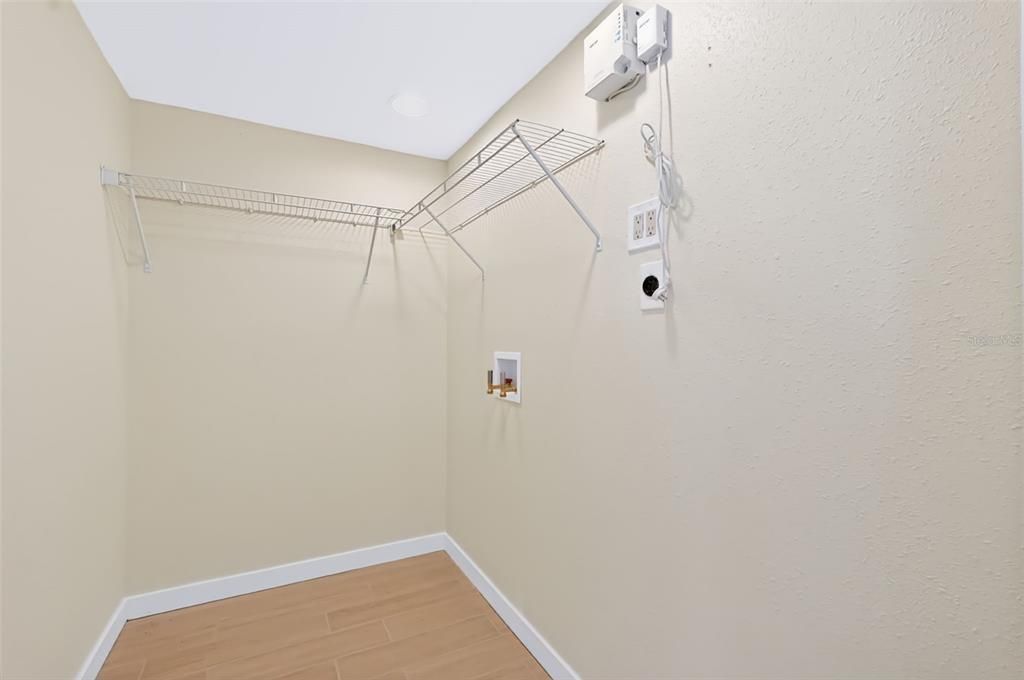 En Venta: $579,900 (3 camas, 2 baños, 1962 Pies cuadrados)