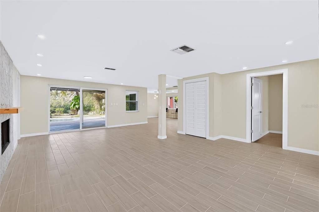 En Venta: $579,900 (3 camas, 2 baños, 1962 Pies cuadrados)
