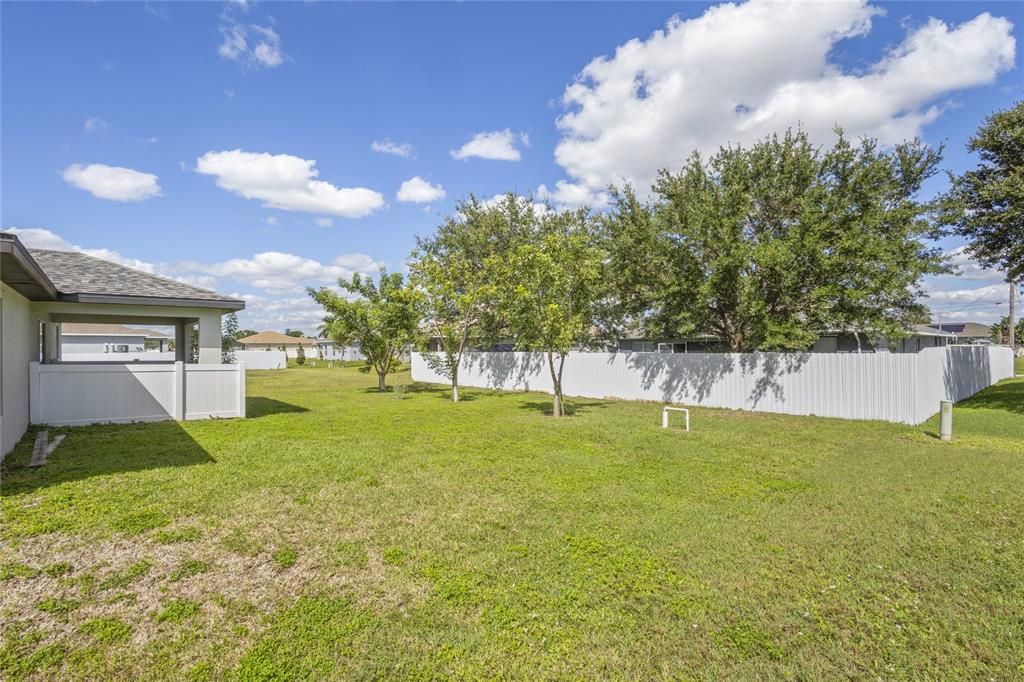 For Sale: $265,000 (3 beds, 2 baths, 1399 Square Feet)