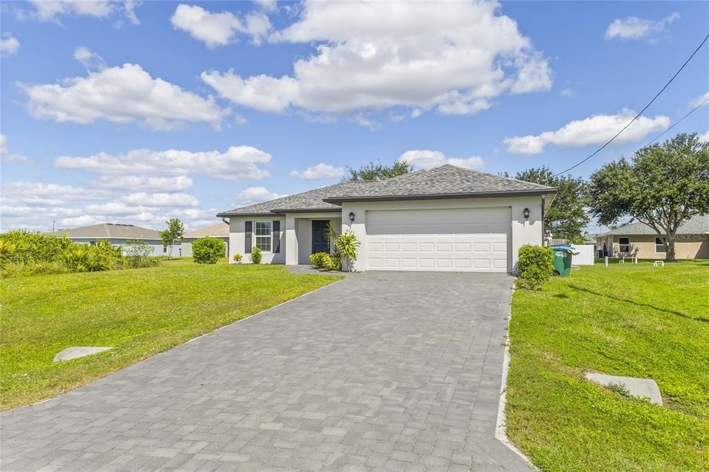 For Sale: $265,000 (3 beds, 2 baths, 1399 Square Feet)