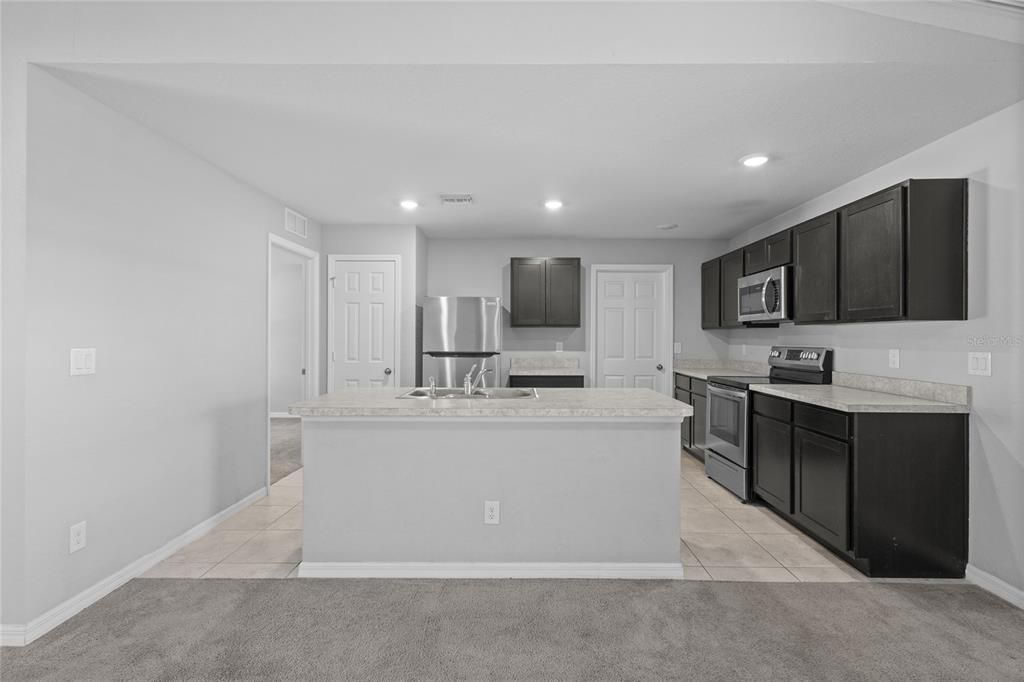 For Sale: $265,000 (3 beds, 2 baths, 1399 Square Feet)
