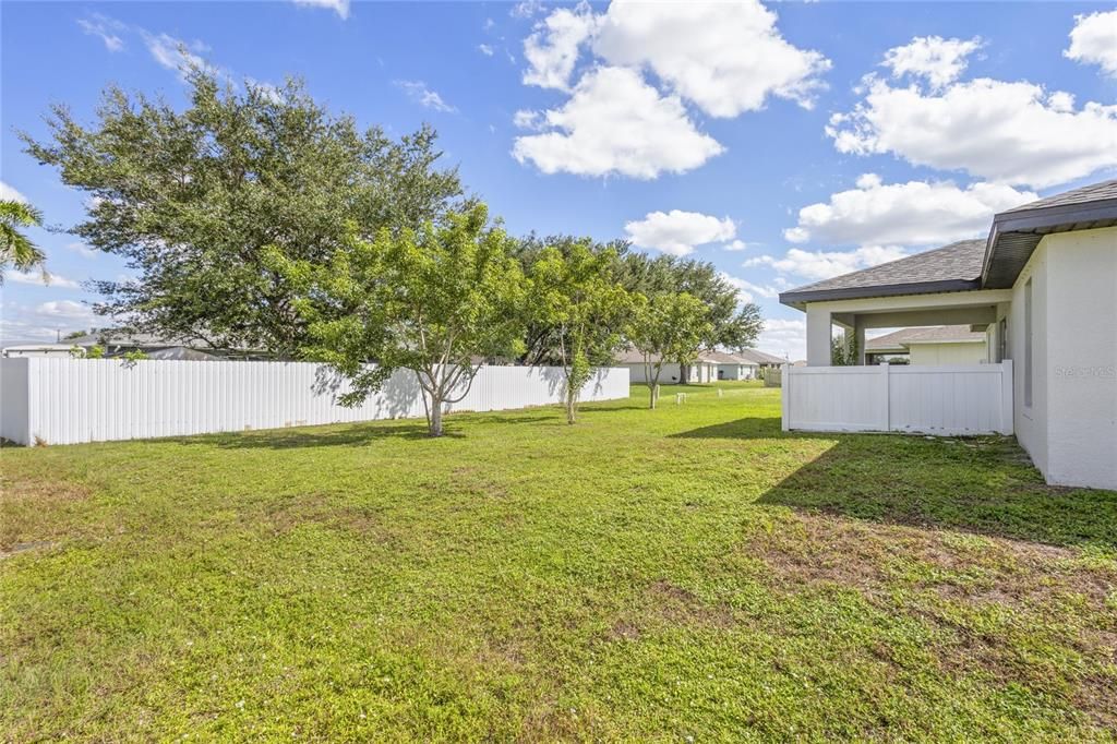 For Sale: $265,000 (3 beds, 2 baths, 1399 Square Feet)