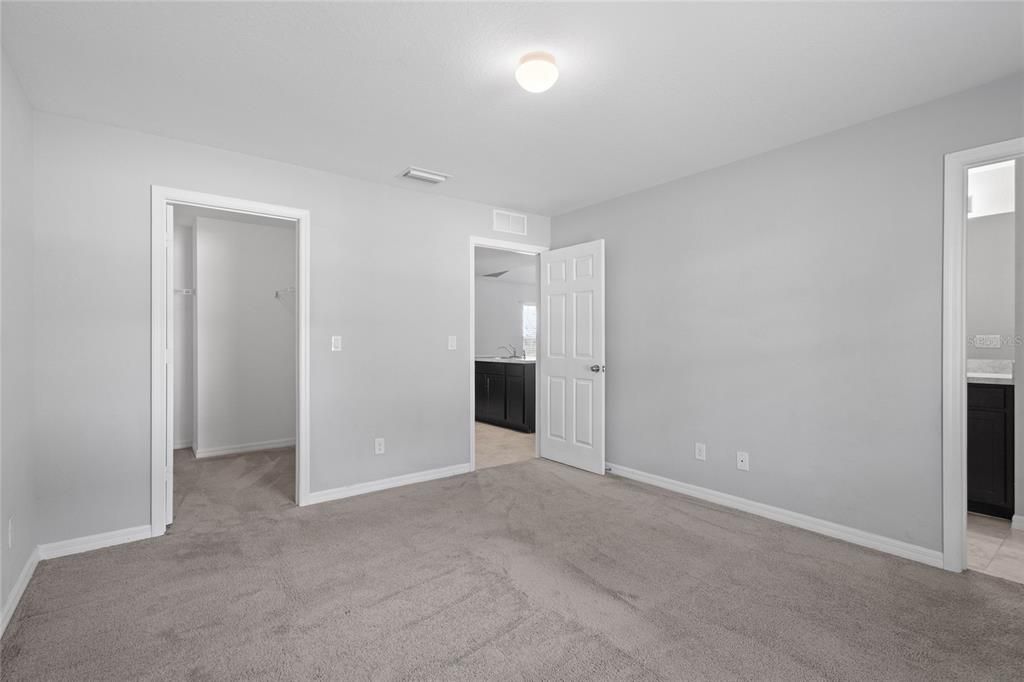 For Sale: $265,000 (3 beds, 2 baths, 1399 Square Feet)