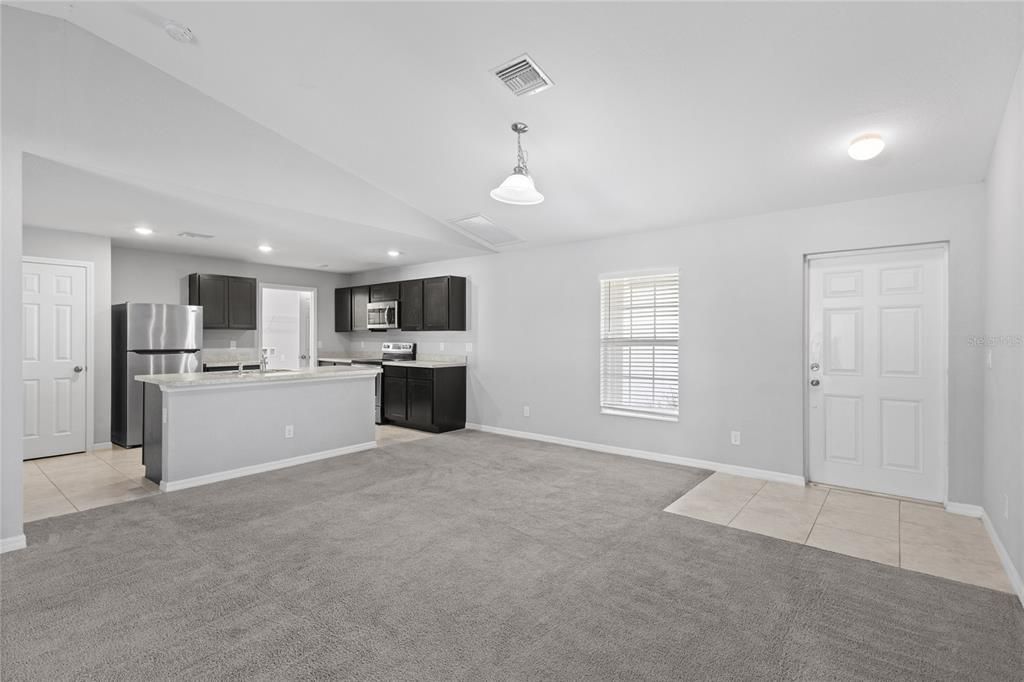 For Sale: $265,000 (3 beds, 2 baths, 1399 Square Feet)