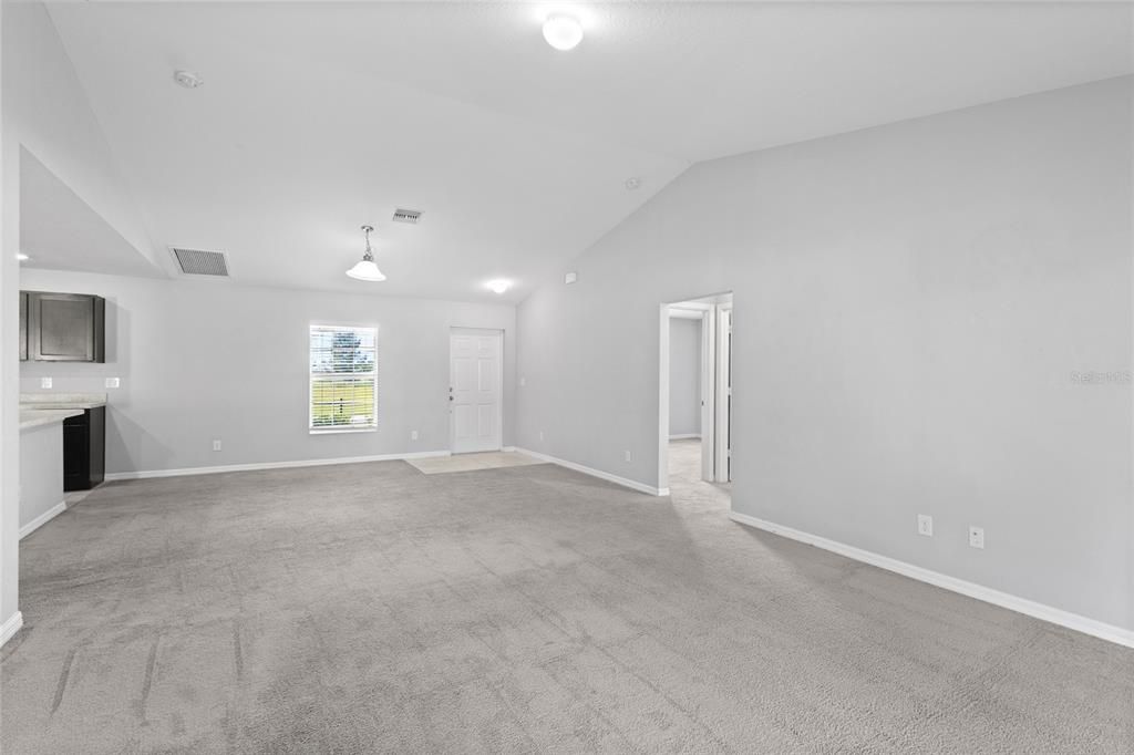 For Sale: $265,000 (3 beds, 2 baths, 1399 Square Feet)