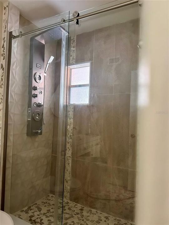 En Venta: $220,000 (2 camas, 2 baños, 983 Pies cuadrados)