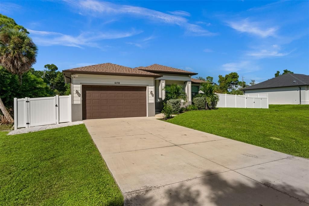For Rent: $3,000 (3 beds, 2 baths, 1517 Square Feet)