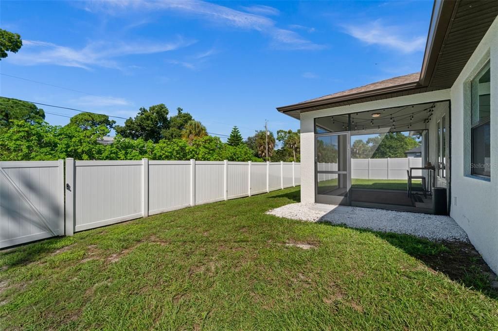 For Rent: $3,000 (3 beds, 2 baths, 1517 Square Feet)
