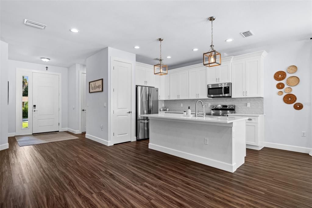 For Rent: $3,000 (3 beds, 2 baths, 1517 Square Feet)
