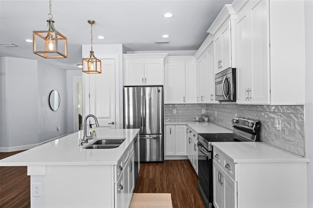For Rent: $3,000 (3 beds, 2 baths, 1517 Square Feet)