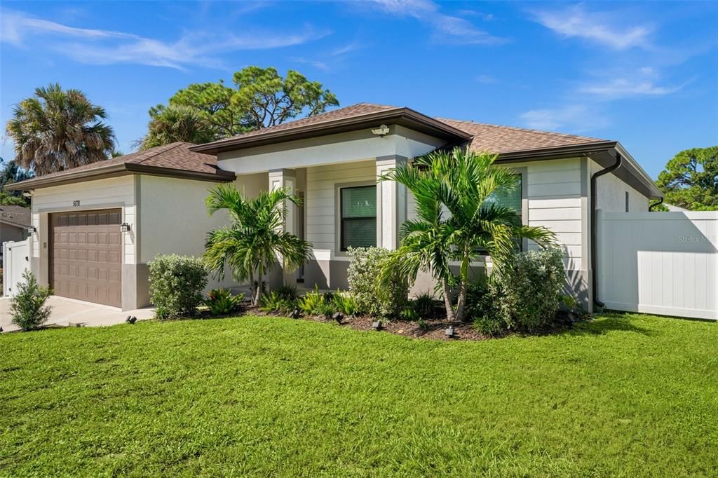 For Rent: $3,000 (3 beds, 2 baths, 1517 Square Feet)