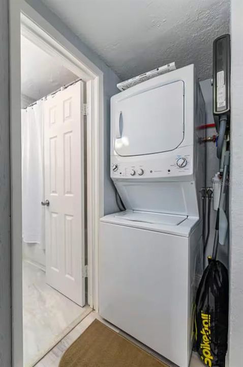 В аренду: $3,300 (3 спален, 2 ванн, 1172 Квадратных фут)