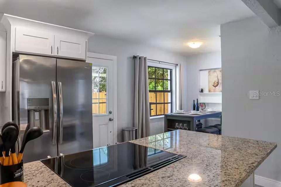 В аренду: $3,300 (3 спален, 2 ванн, 1172 Квадратных фут)