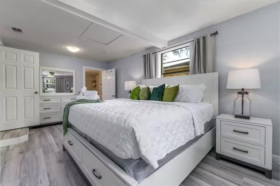 В аренду: $3,300 (3 спален, 2 ванн, 1172 Квадратных фут)