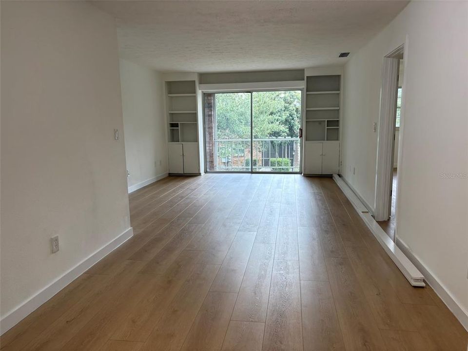 For Sale: $178,000 (2 beds, 1 baths, 1000 Square Feet)