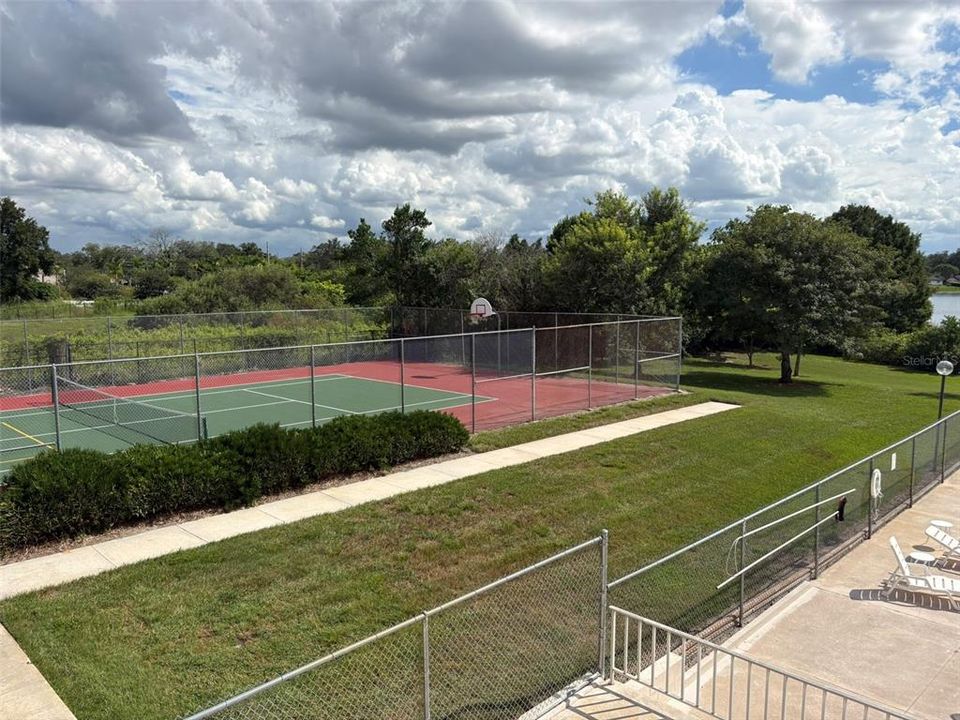 For Sale: $178,000 (2 beds, 1 baths, 1000 Square Feet)