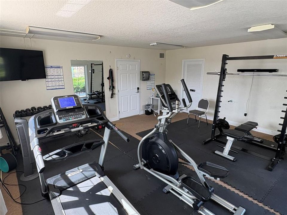 For Sale: $178,000 (2 beds, 1 baths, 1000 Square Feet)